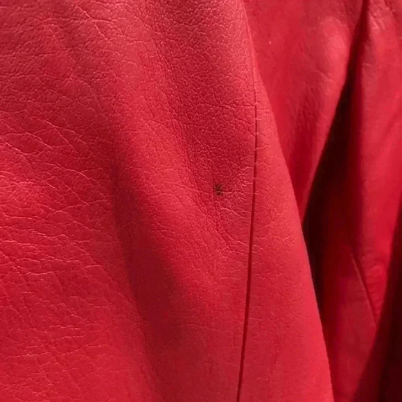 Vintage red leather trench coat in size large - Picture 3 of 8